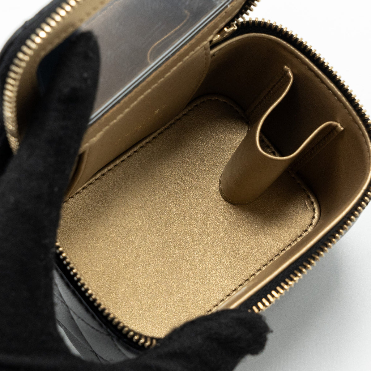 chanel-pearl-crush-mini-vanity-case-lambskin-black-ghw-microchip
