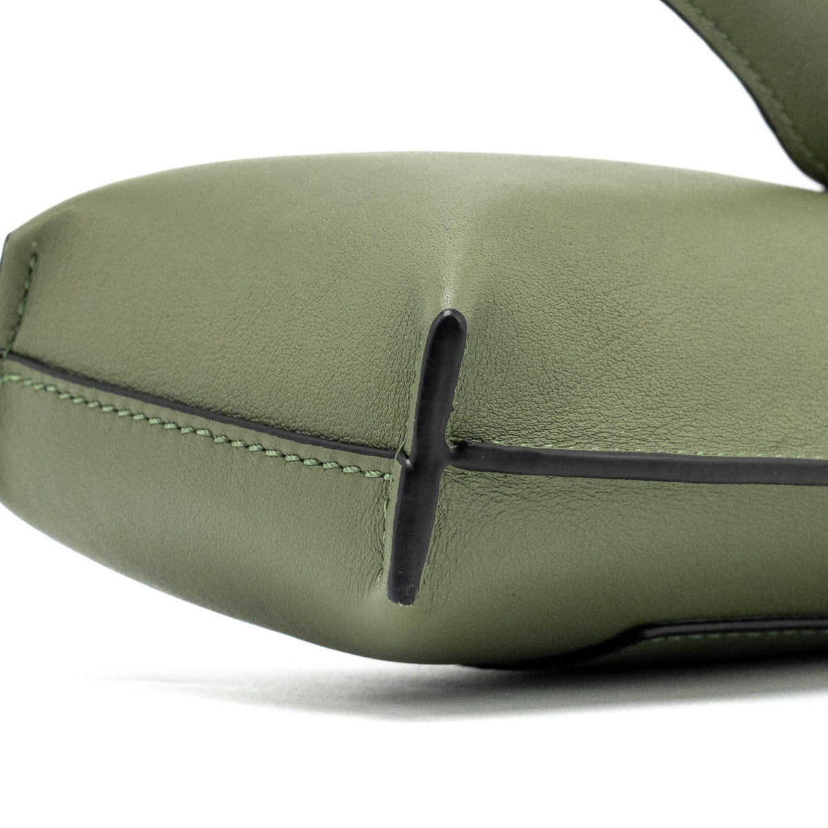 loewe-elephant-pocket-calfskin-avocado-green