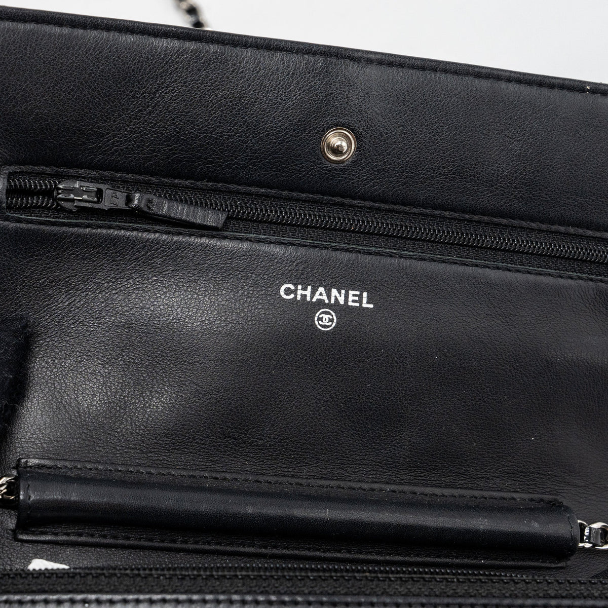 chanel-classic-wallet-on-chain-patent-black-shw-1