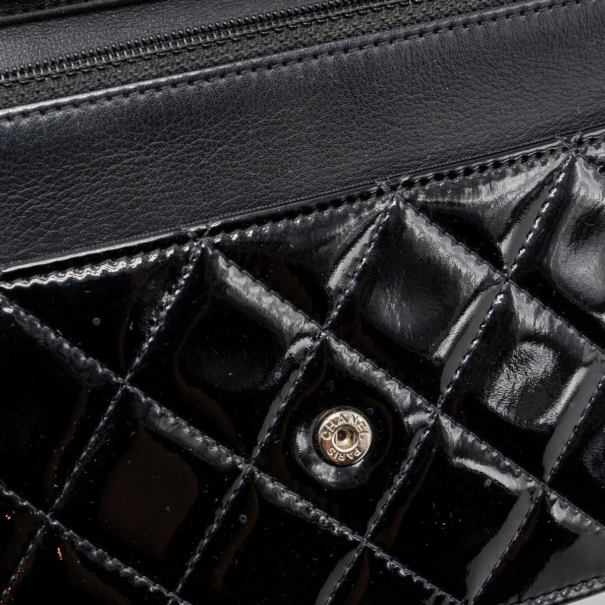 chanel-classic-wallet-on-chain-patent-black-shw-1