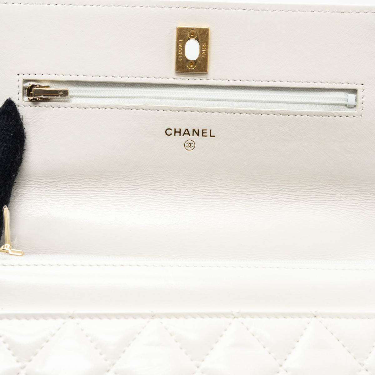 chanel-23p-letter-top-handle-wallet-on-chain-calfskin-white-ghwmicrochip