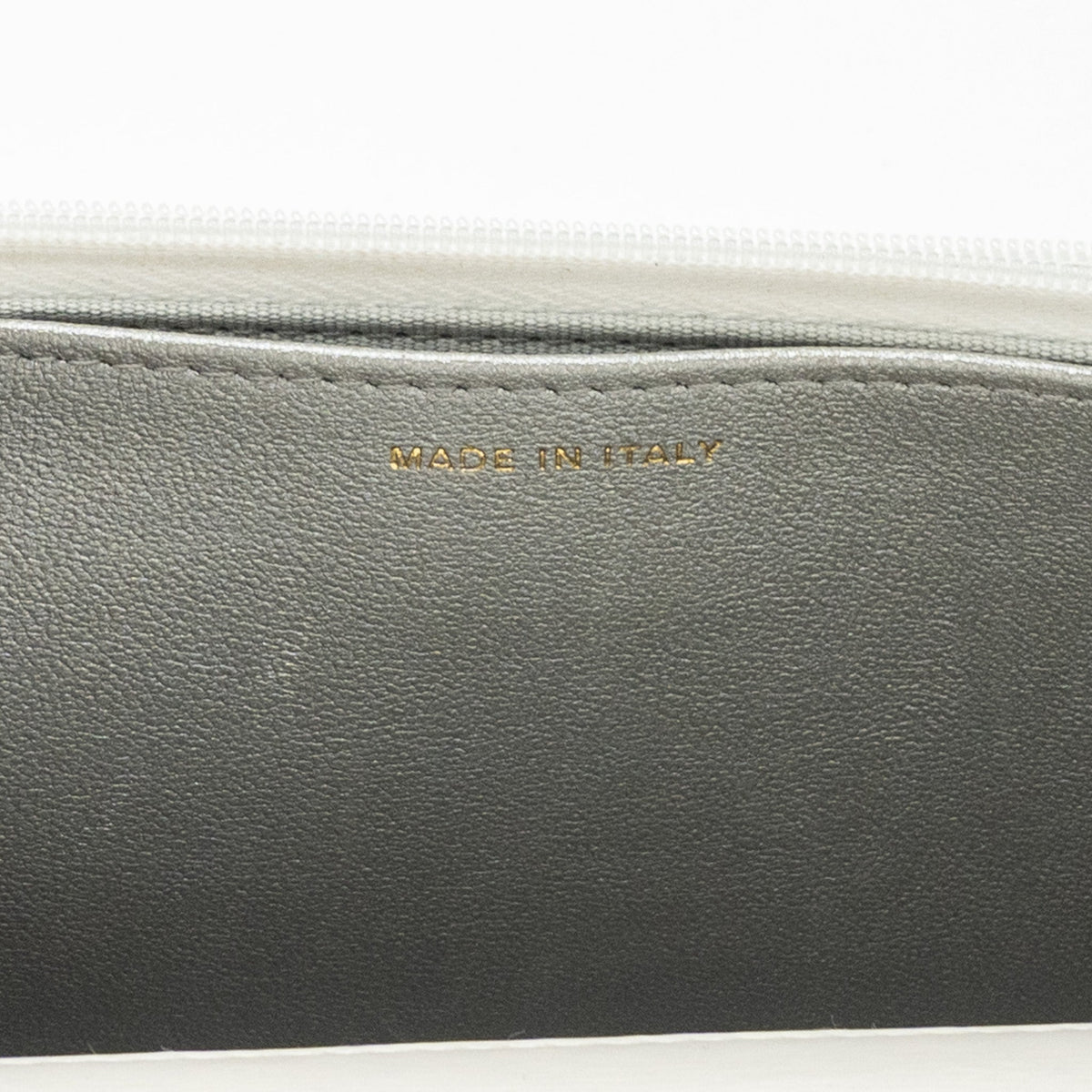 chanel-23p-letter-top-handle-wallet-on-chain-calfskin-white-ghwmicrochip