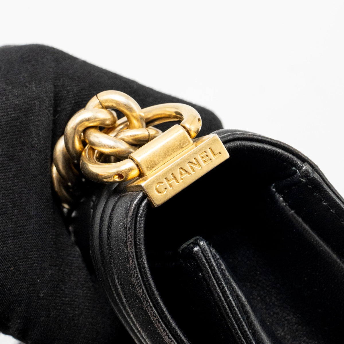 chanel-medium-boy-bag-lambskin-black-ghw-1