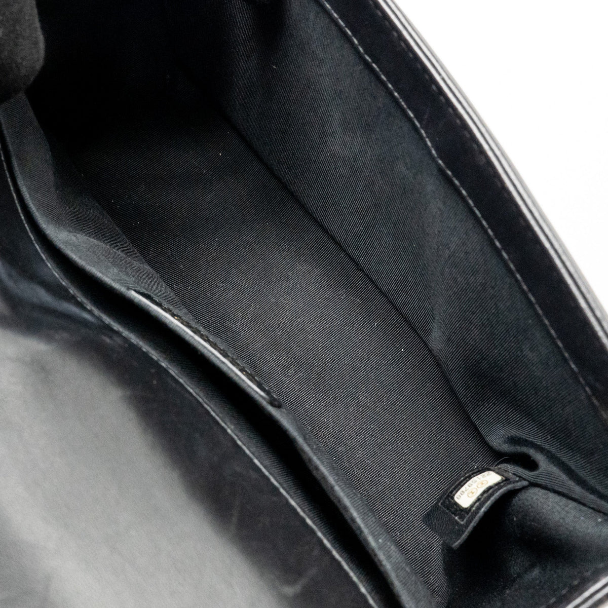 chanel-medium-boy-bag-lambskin-black-ghw-1