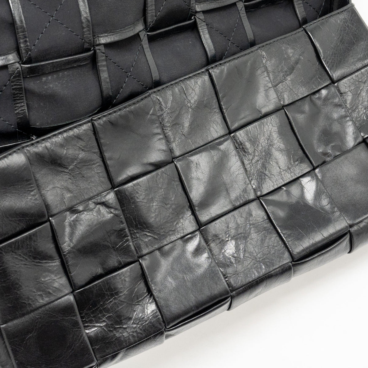 bottega-veneta-cassette-bag-aged-calfskin-black-shw-1