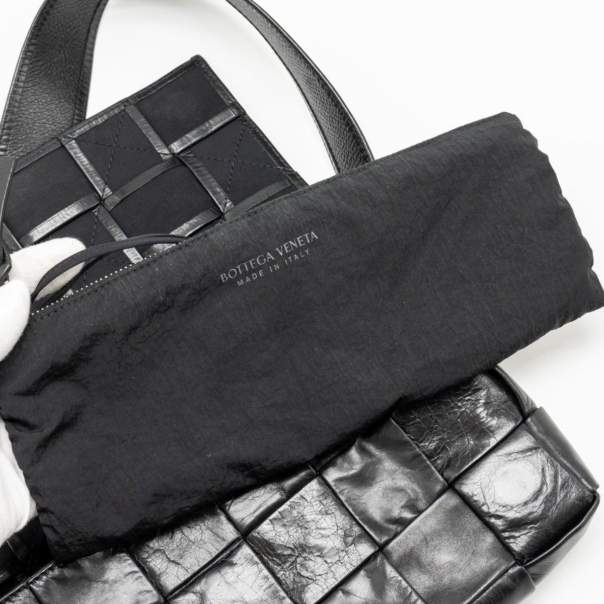 bottega-veneta-cassette-bag-aged-calfskin-black-shw-1