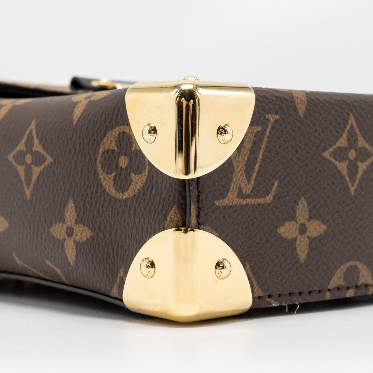 lv-camera-box-m82465