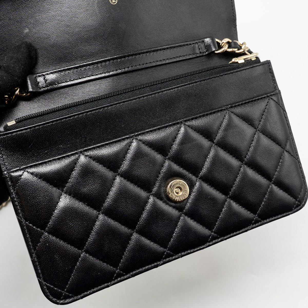 chanel-coco-charm-wallet-on-chain-lambskin-black-lghw-1