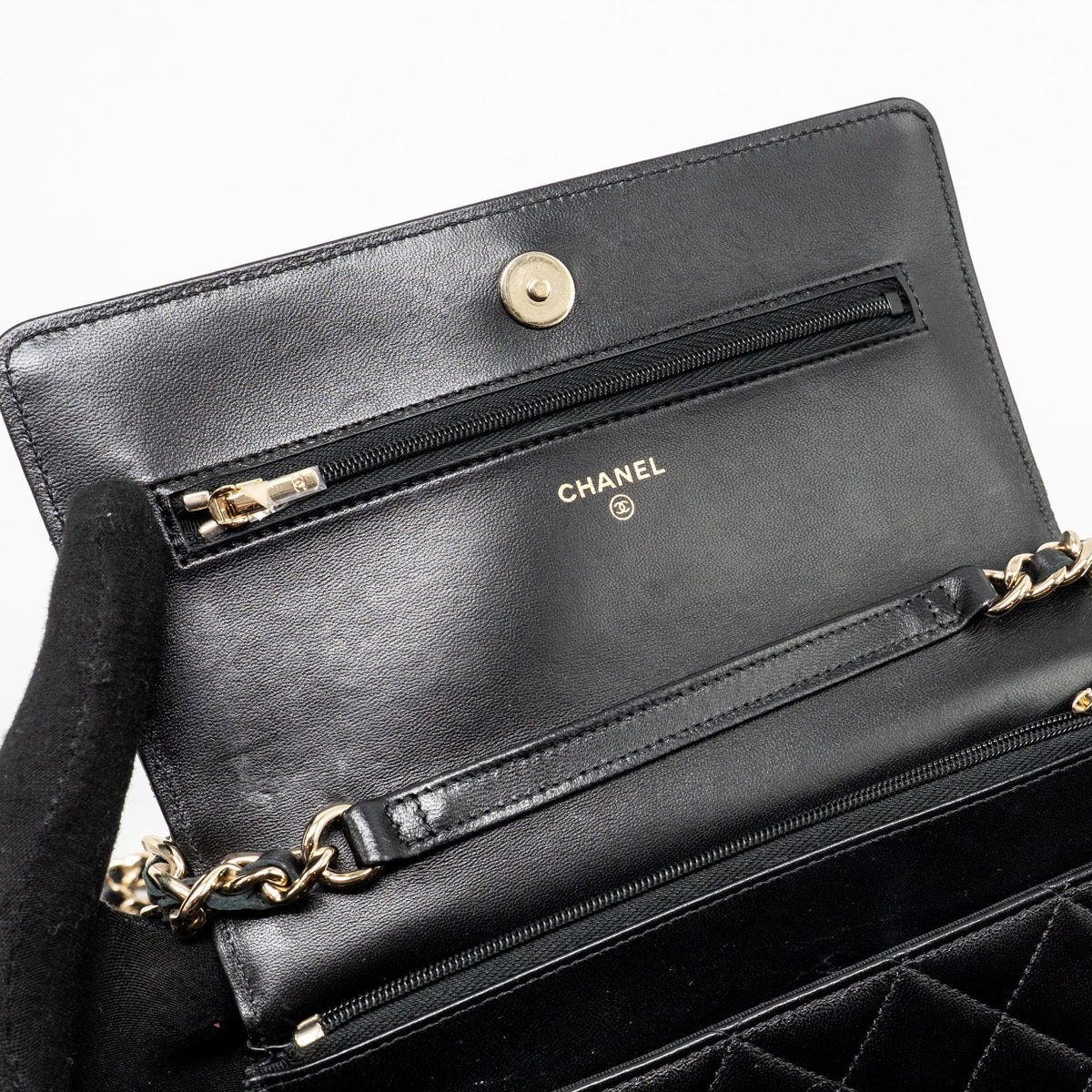 chanel-coco-charm-wallet-on-chain-lambskin-black-lghw-1