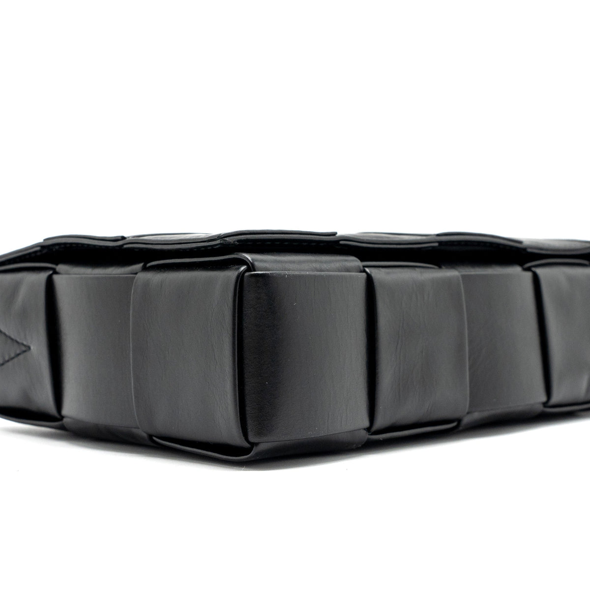 bottega-veneta-small-cassette-bag-lambskin-black-shw