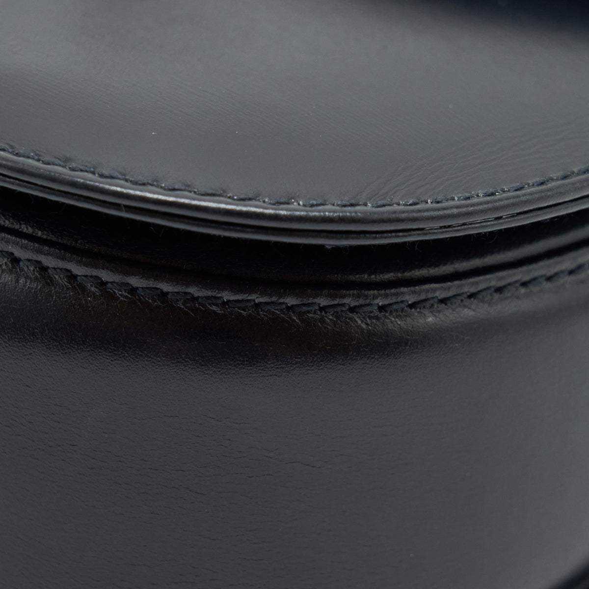 gucci-vintage-bamboo-small-top-handle-bag-black