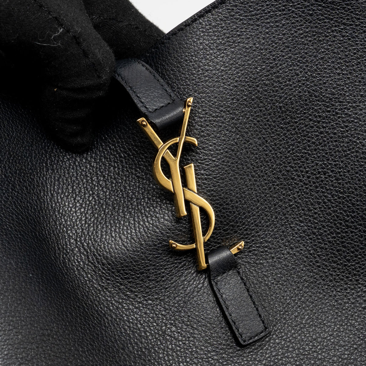 saint-laurent-le-5-a-7-soft-small-bag-calfskin-black-ghw