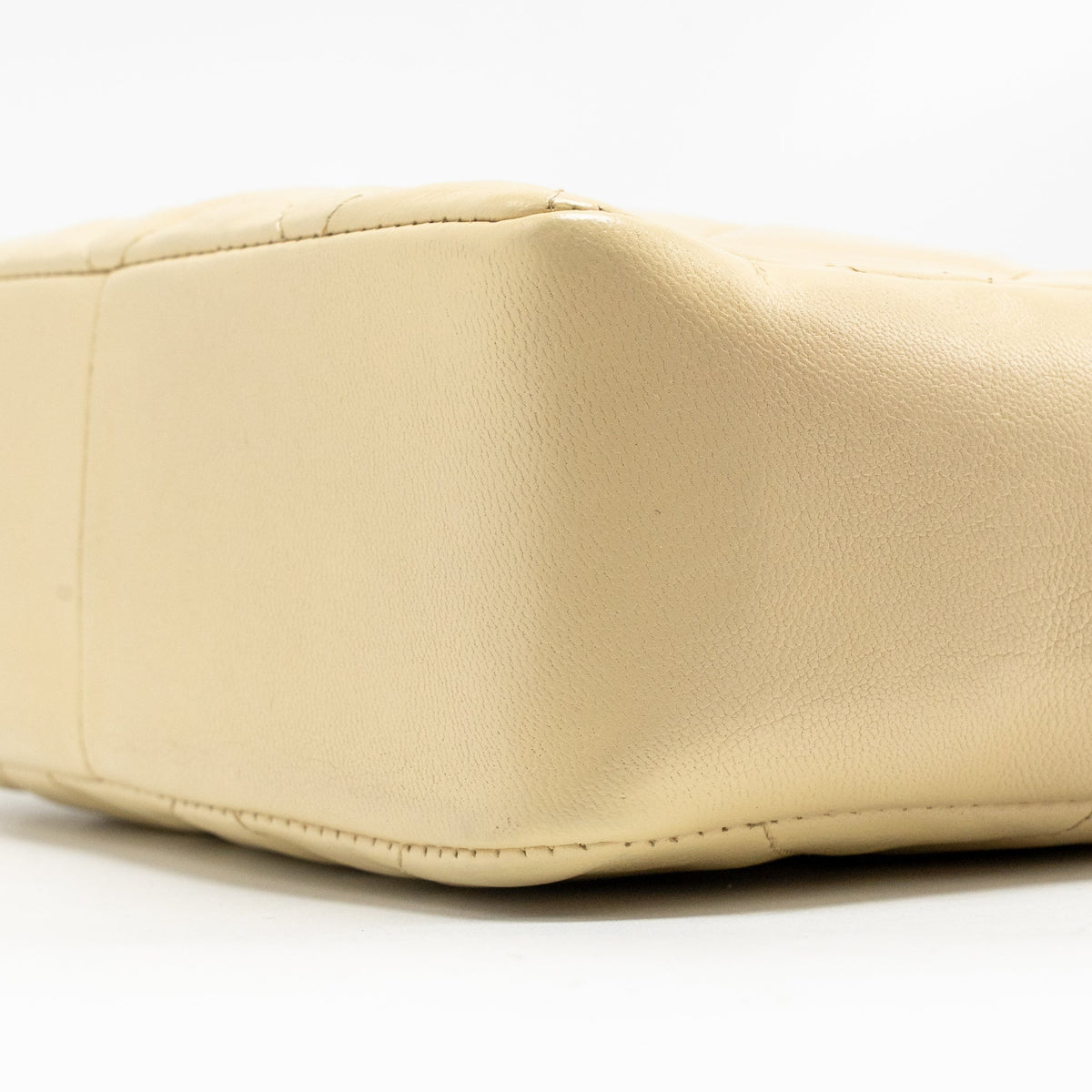 chanel-vintage-quilted-envelope-flap-bag-lambskin-beige-black-ghw