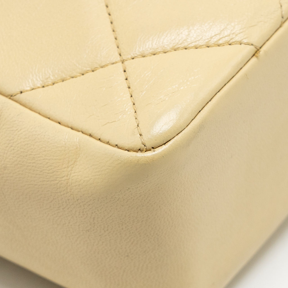 chanel-vintage-quilted-envelope-flap-bag-lambskin-beige-black-ghw