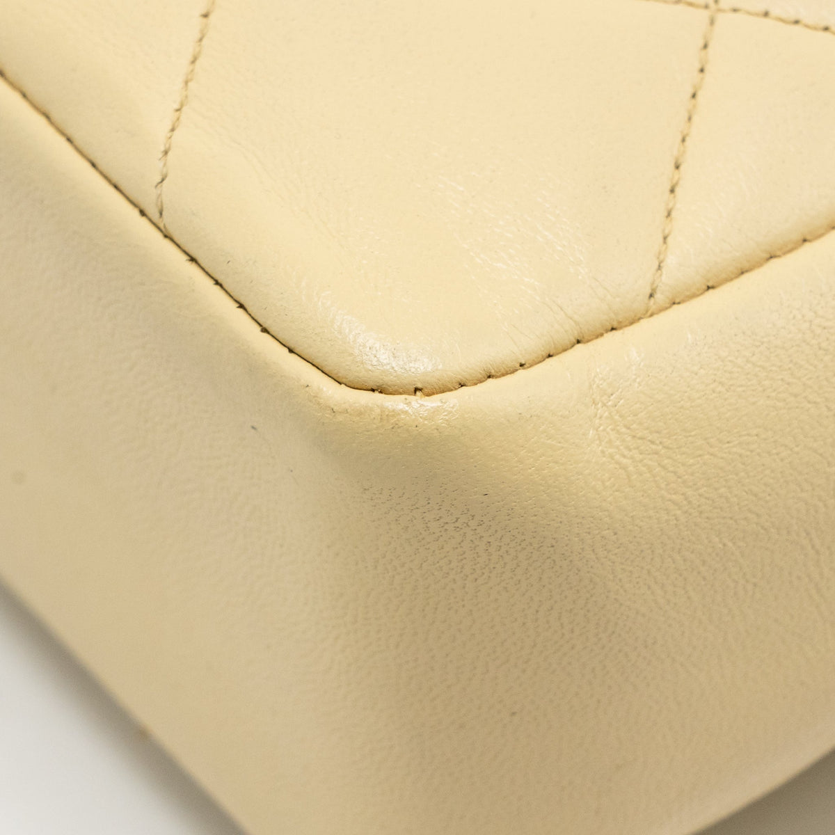 chanel-vintage-quilted-envelope-flap-bag-lambskin-beige-black-ghw