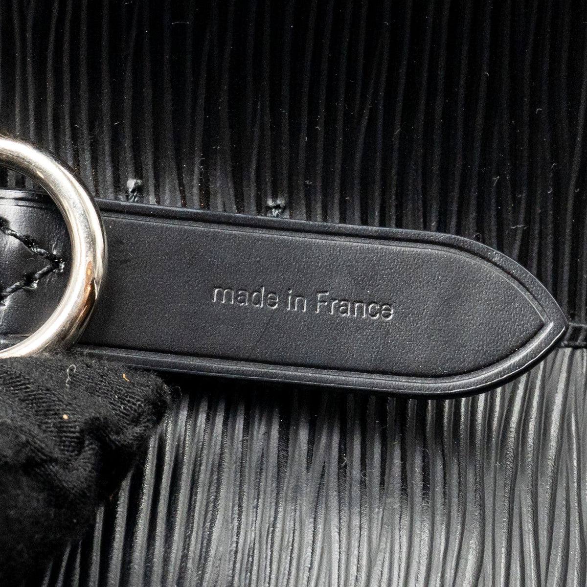 louis-vuitton-neo-noe-mm-epi-black-shw