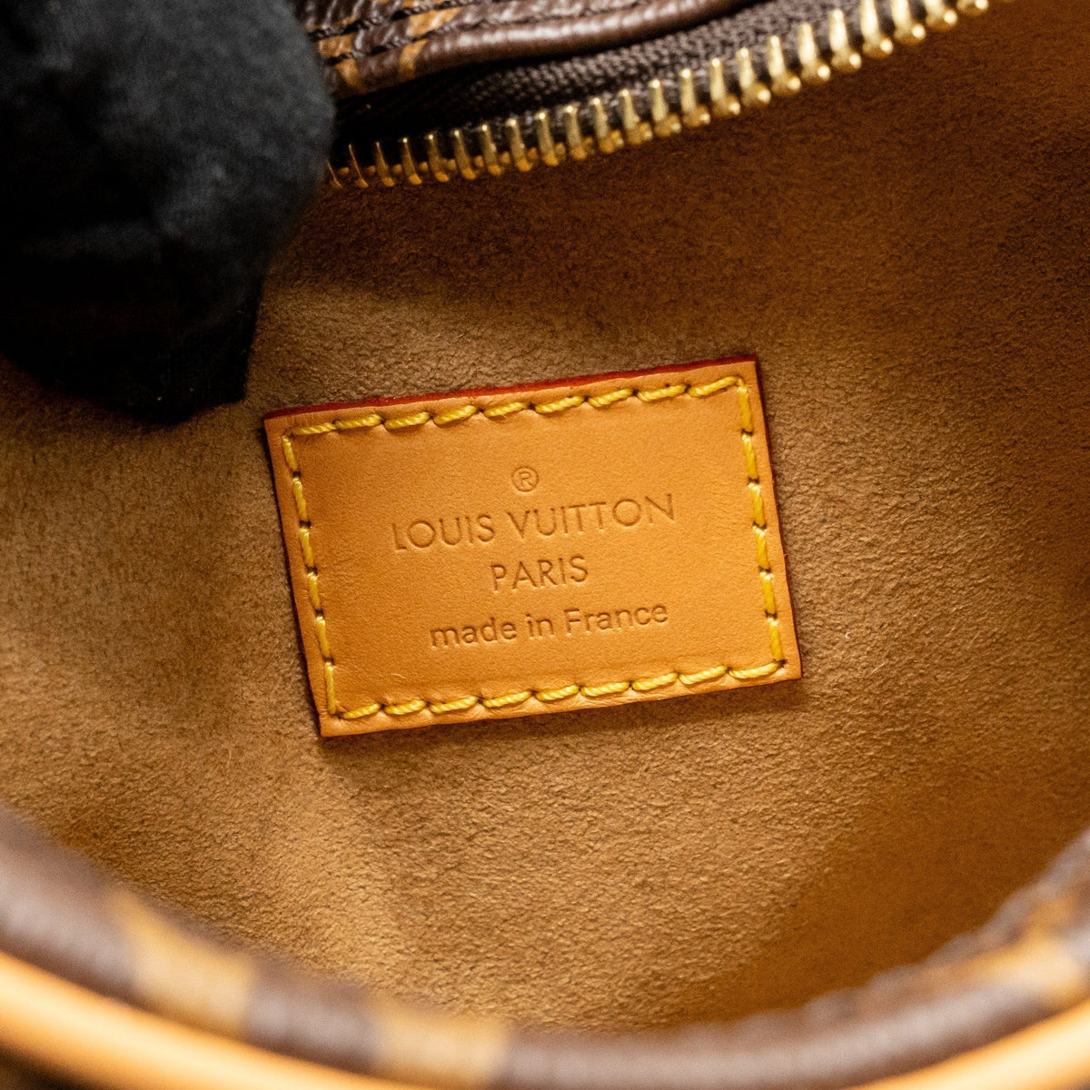 louis-vuitton-loop-bag-monogram-canvas-ghw-2