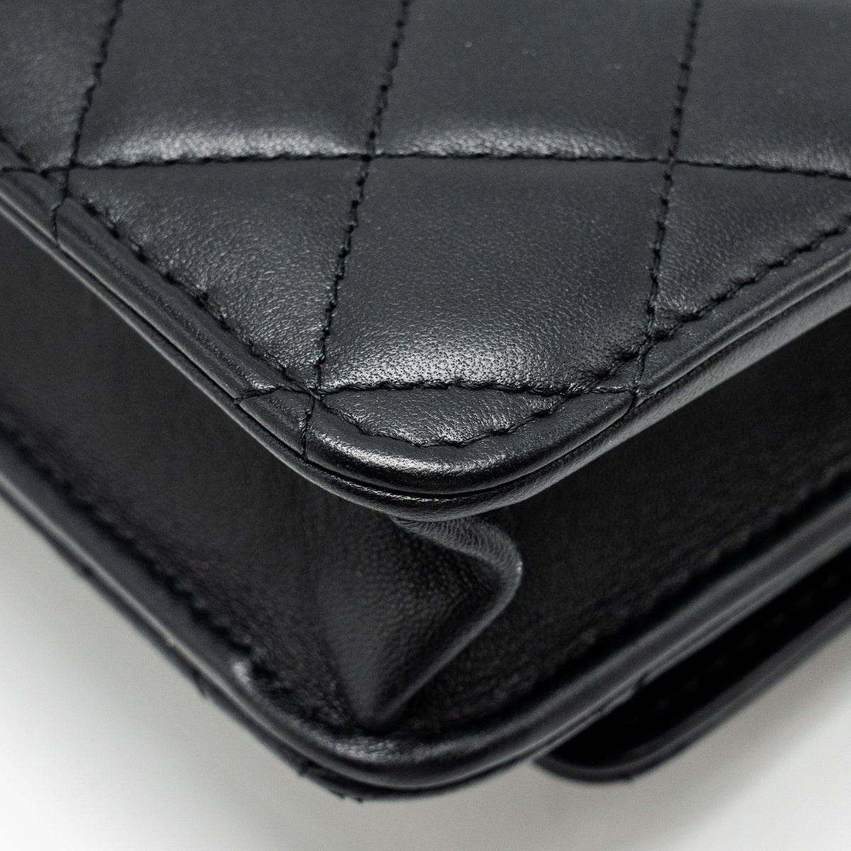 chanel-trendy-cc-wallet-on-chain-lambskin-black-lghw-microchip