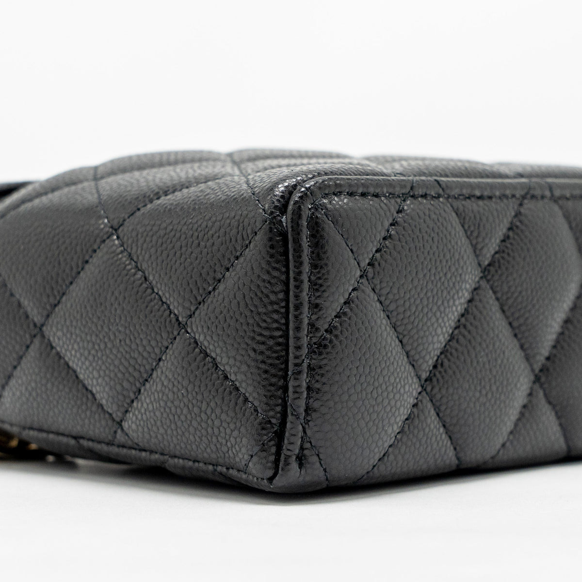 chanel-25p-cc-top-handle-vanity-with-chain-caviar-black-lghwmicrochip-copy-1
