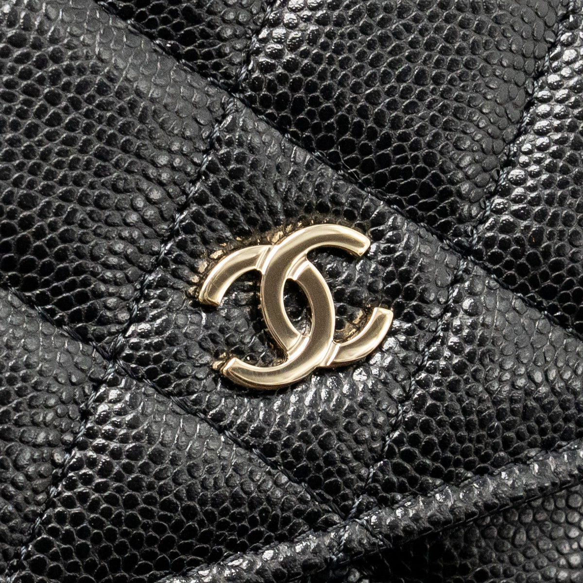 chanel-square-wallet-on-chain-caviar-black-lghw-microchip