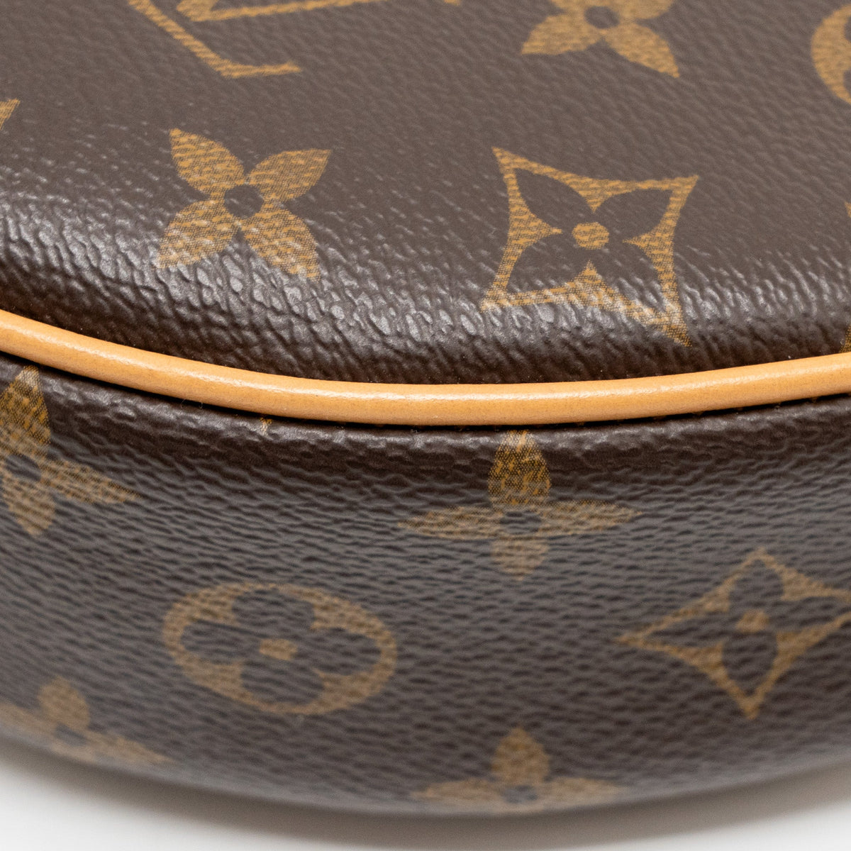 louis-vuitton-half-moon-loop
