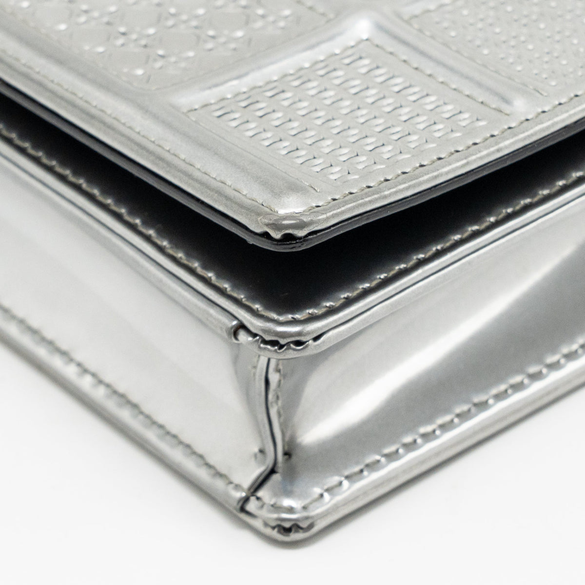 dior-diorama-wallet-on-chain-metallic-patent-silver-lghw