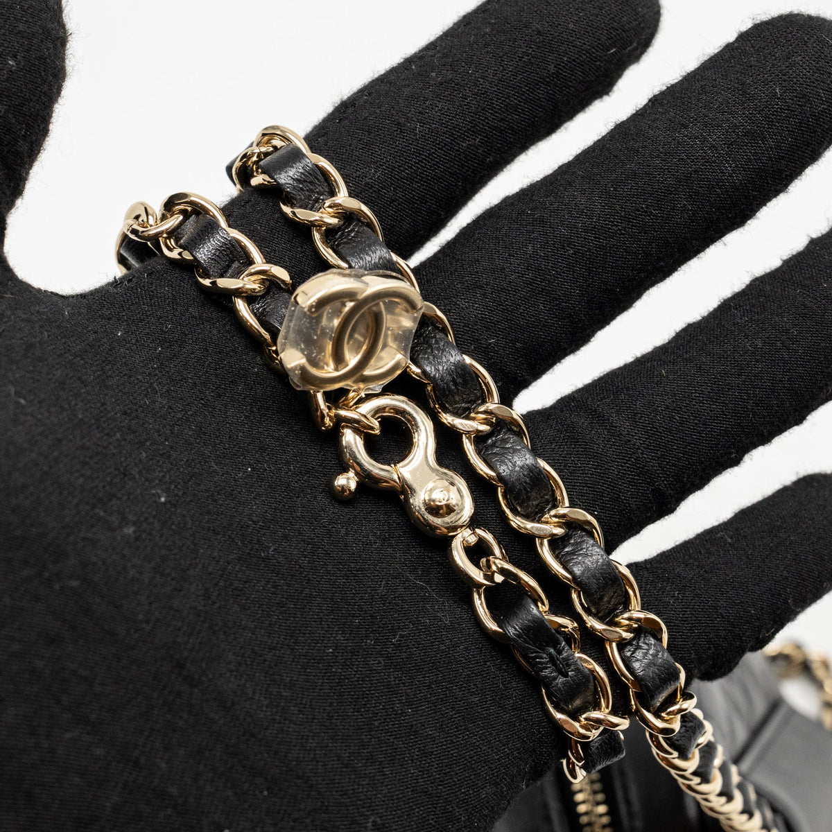 chanel-22s-heart-belt-bag-lambskin-black-lghw-4