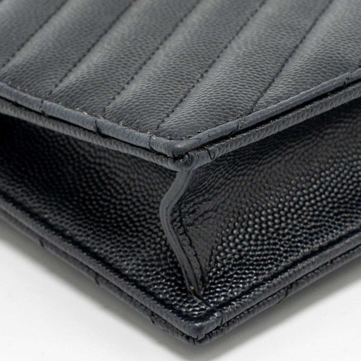 saint-laurent-ysl-envelope-chain-wallet-grained-calfskin-black-ghw