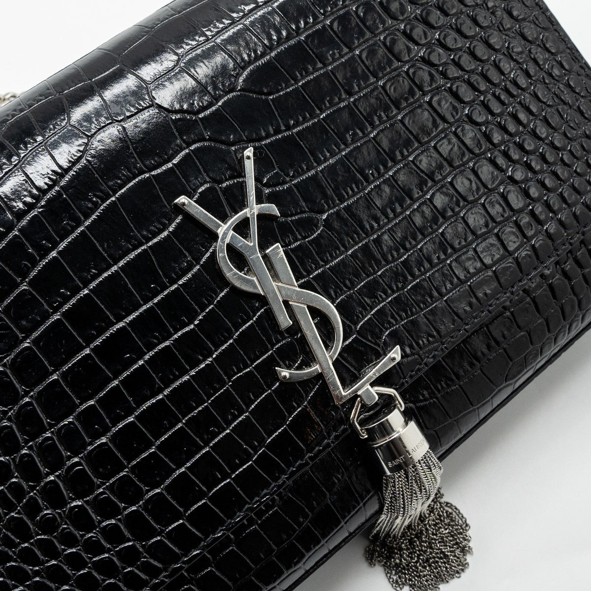 saint-laurent-ysl-kate-tassel-croc-embossed-calfskin-black-shw