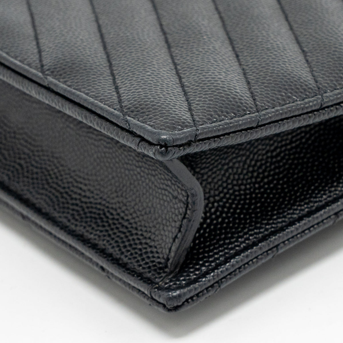 saint-laurent-ysl-envelope-chain-wallet-grained-calfskin-black-ghw