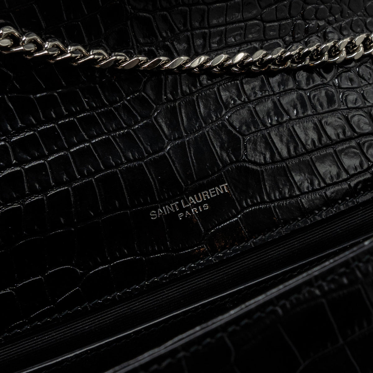 saint-laurent-ysl-kate-tassel-croc-embossed-calfskin-black-shw