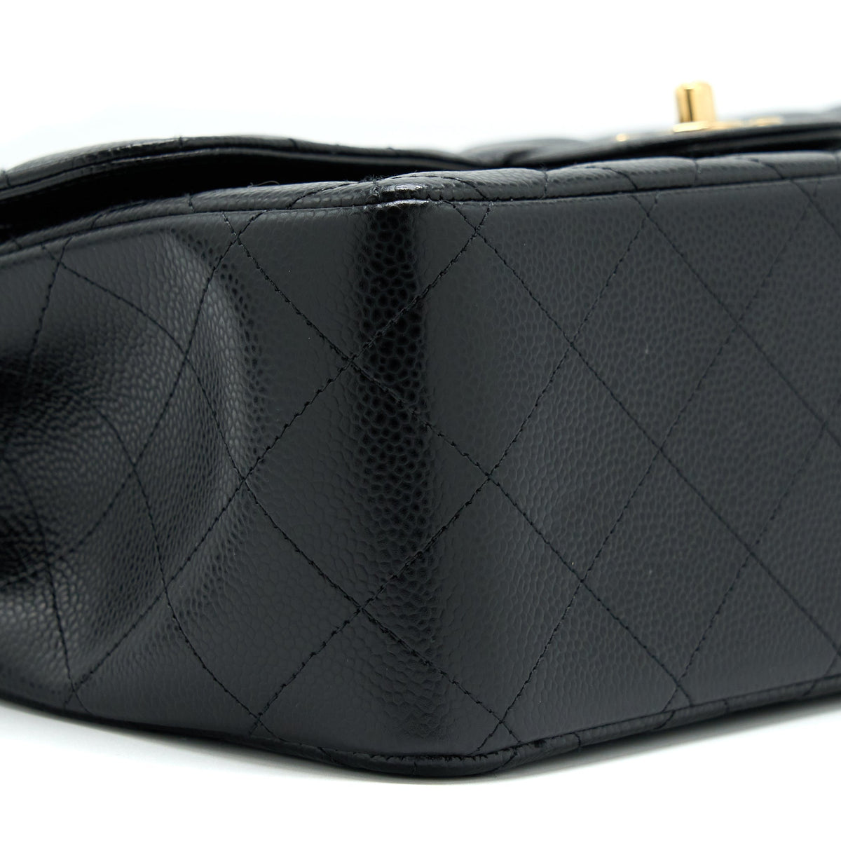 chanel-classic-jumbo-flap-bag-caviar-black-ghw