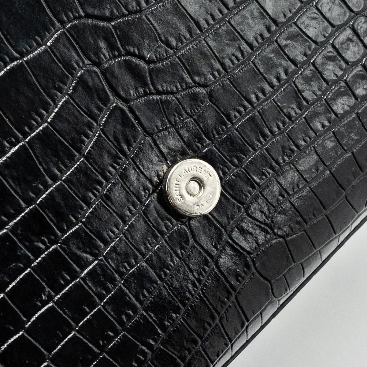 saint-laurent-ysl-kate-tassel-croc-embossed-calfskin-black-shw