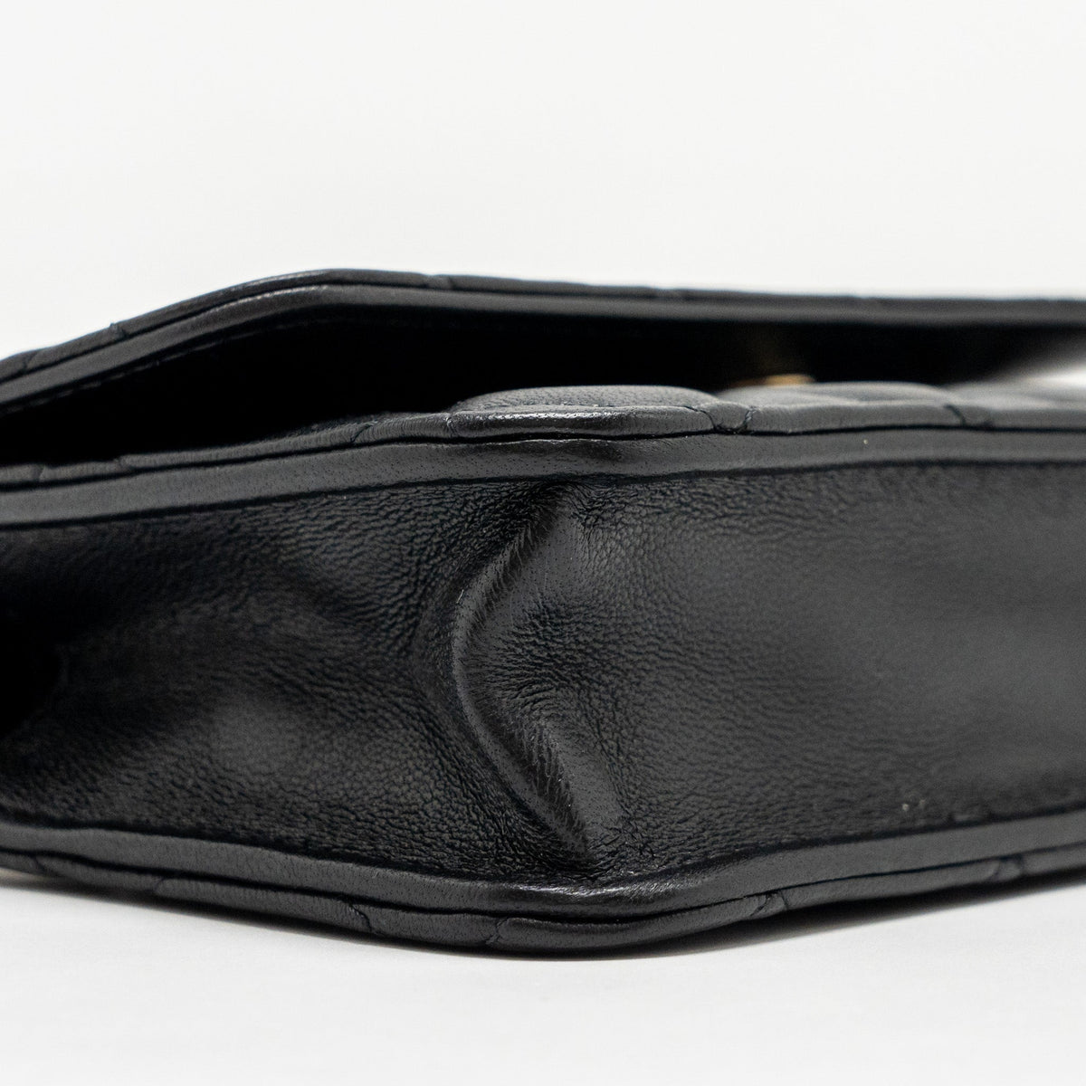 chanel-pearl-crush-mini-flap-wallet-with-chain-lambskin-black-ghw-microchip-copy-1