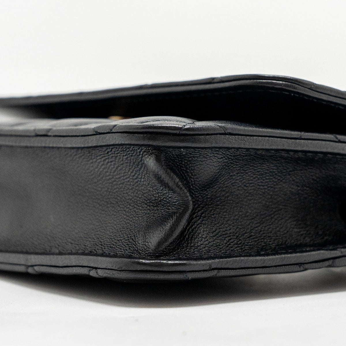 chanel-pearl-crush-mini-flap-wallet-with-chain-lambskin-black-ghw-microchip-copy-1