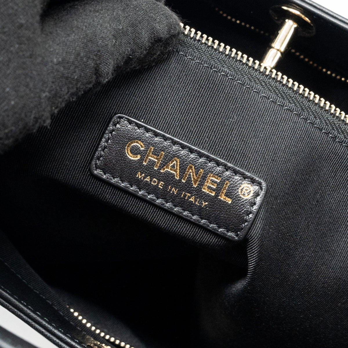 chanel-medium-31-bag-calfskin-black-lghw