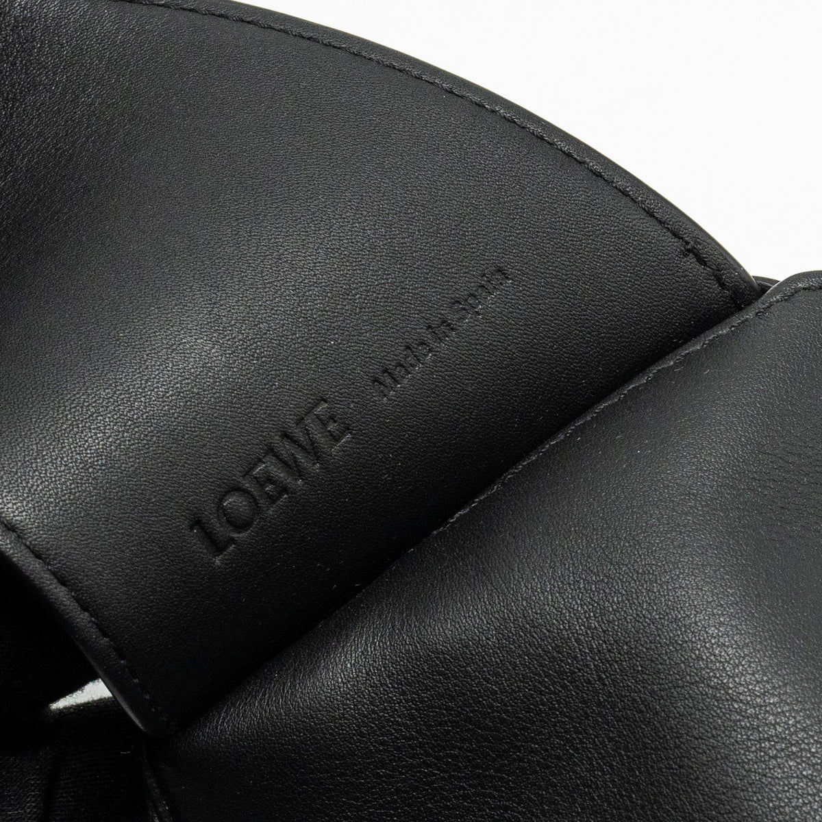loewe-puzzle-hobo-bag-calfskin-black-ghw