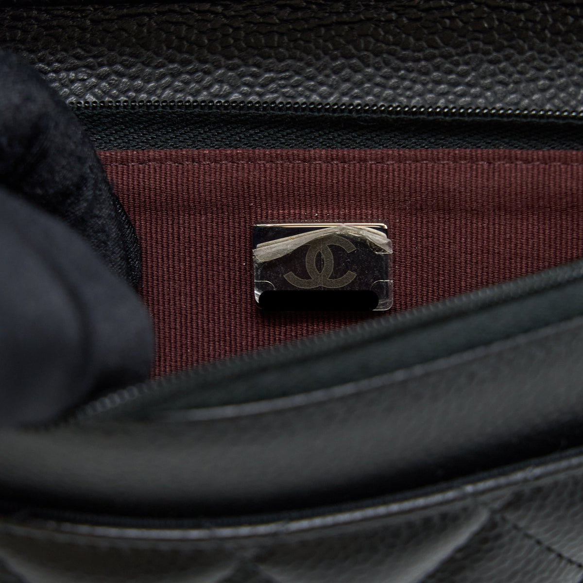 chanel-classic-wallet-on-chain-caviar-black-shw-microchip-5