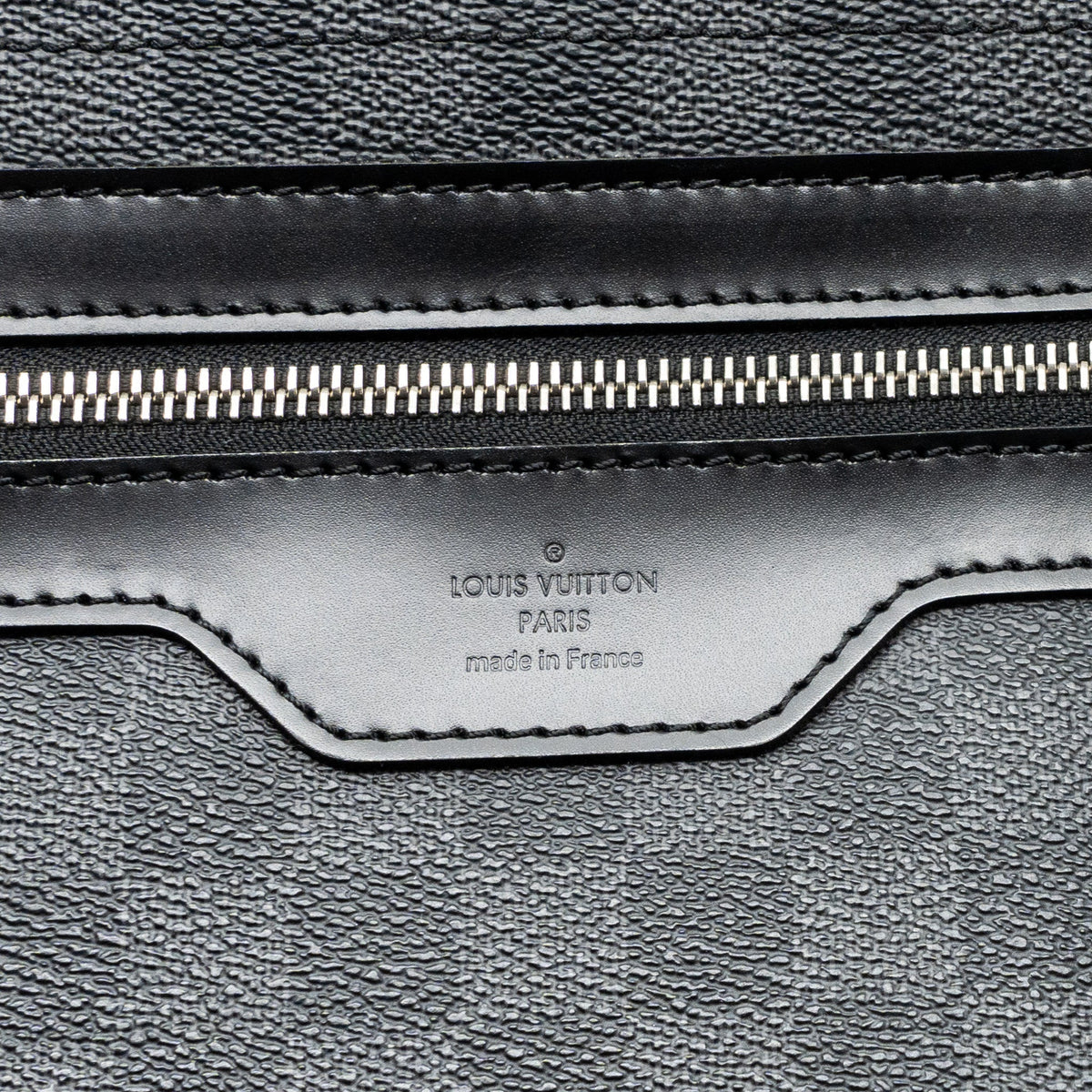 louis-vuitton-large-messanger-bag-damier-graphite-canvas-with-black-hardware