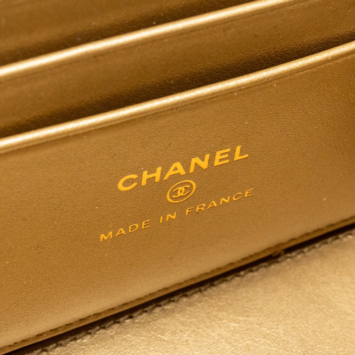chanel-pearl-crush-long-vanity-case-lambskin-black-ghw-microchip-1