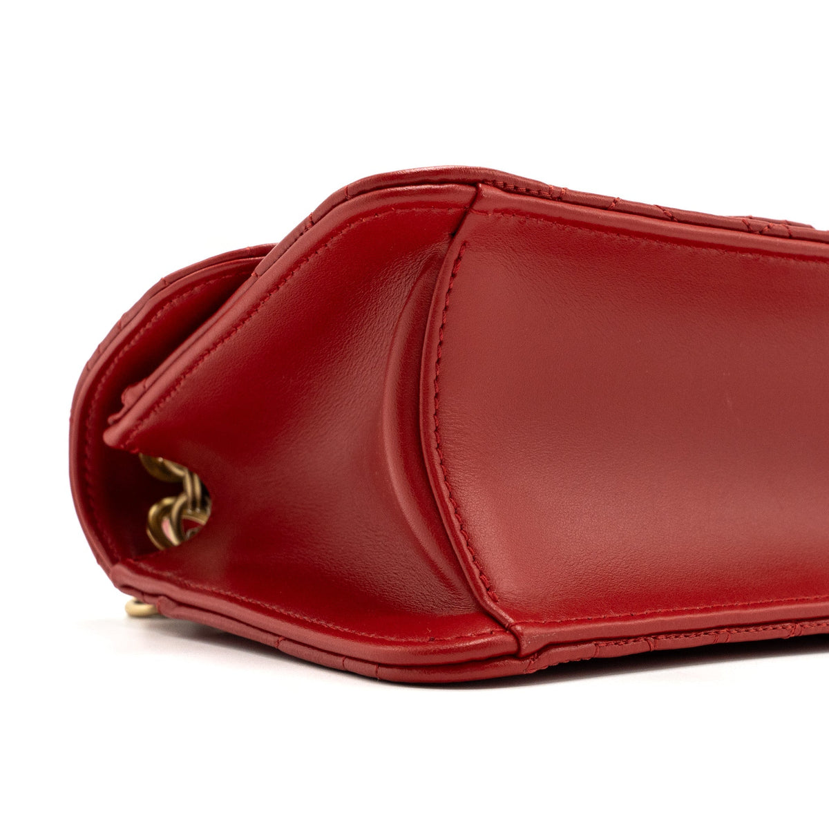 salvatore-ferragamo-glancing-shoulder-bag-calfskin-red-ghw