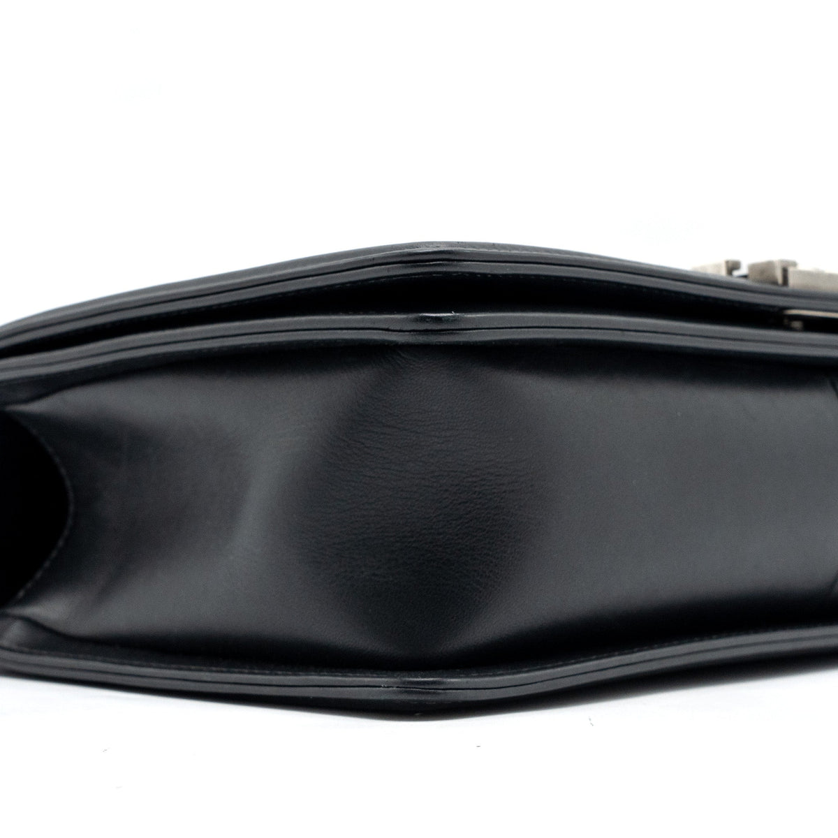 chanel-new-medium-boy-bag-smooth-calfskin-black-ruthenium-hardware