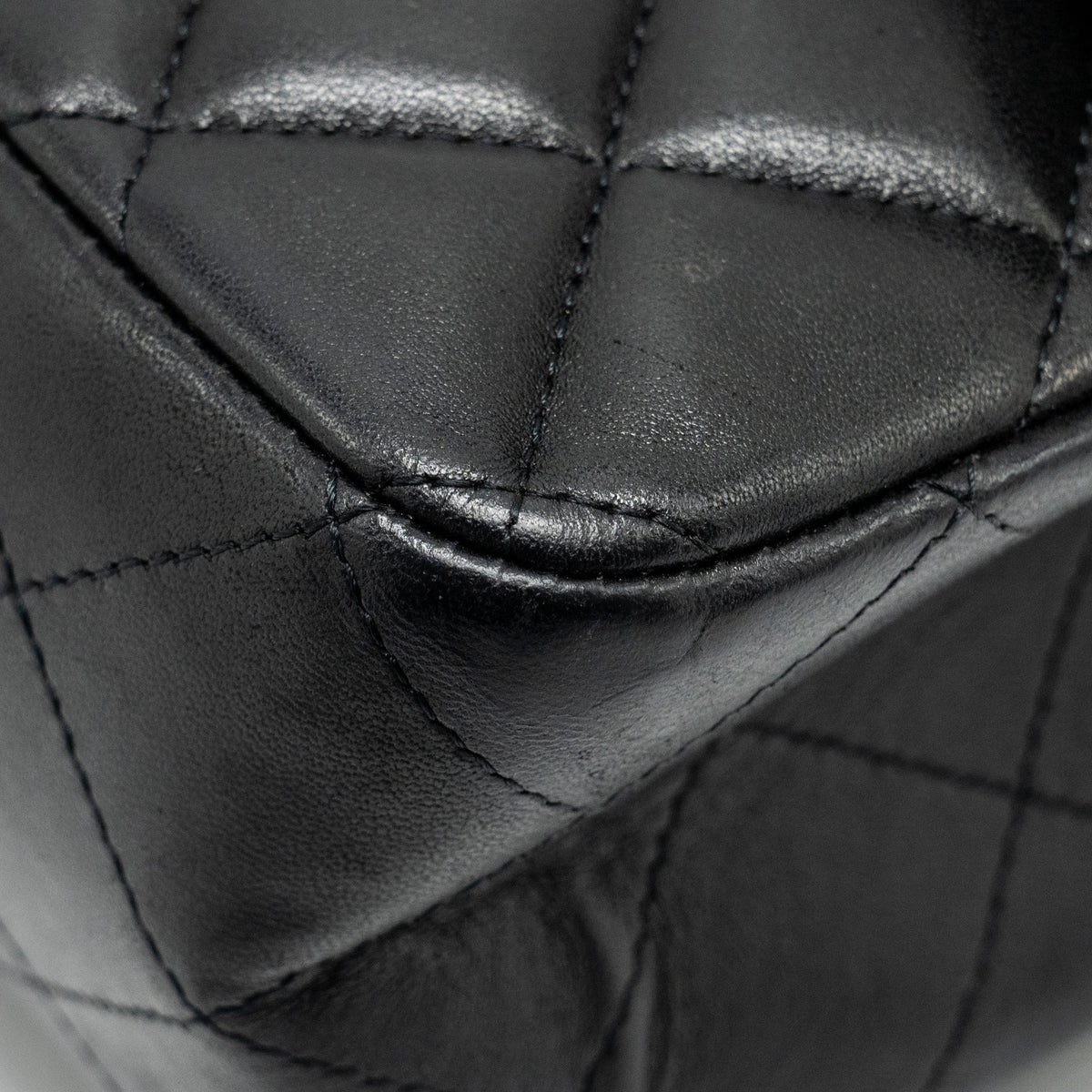 chanel-classic-single-flap-bag-lambskin-black-shw
