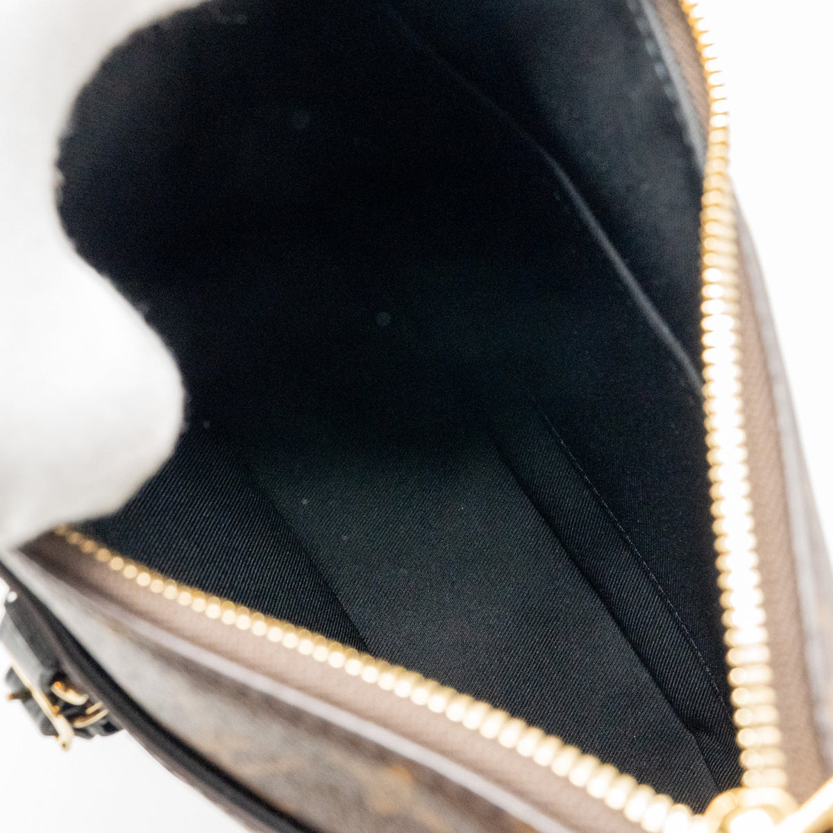 louis-vuitton-odeon-pm-bag-monogram-canvas-black-ghw-1