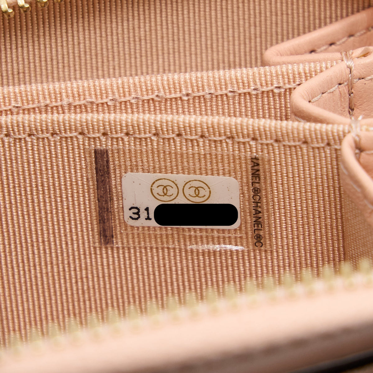 chanel-zip-card-holder-lambskin-light-pink-lghw