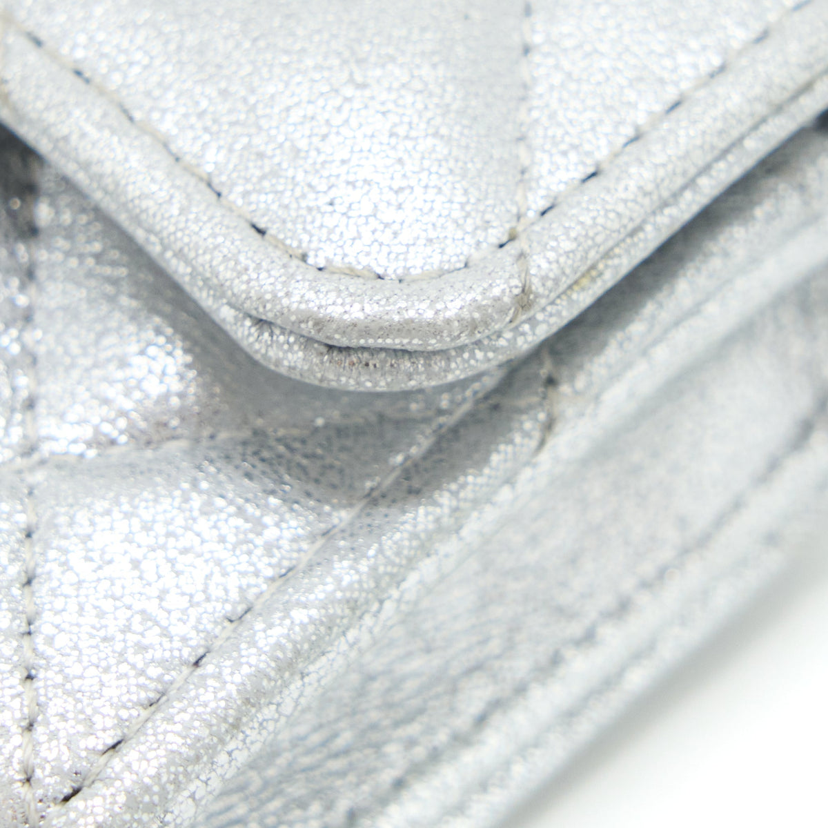 chanel-quilted-classic-flap-card-holder-lambskin-silver-shw