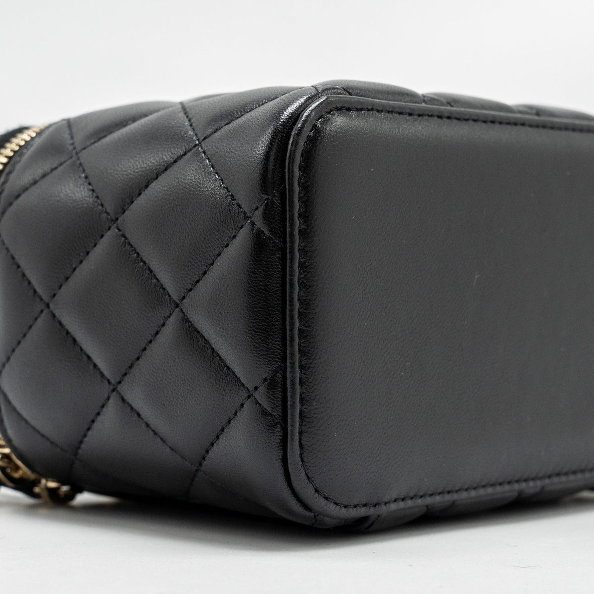 chanel-long-vanity-case-lambskin-black-ghw