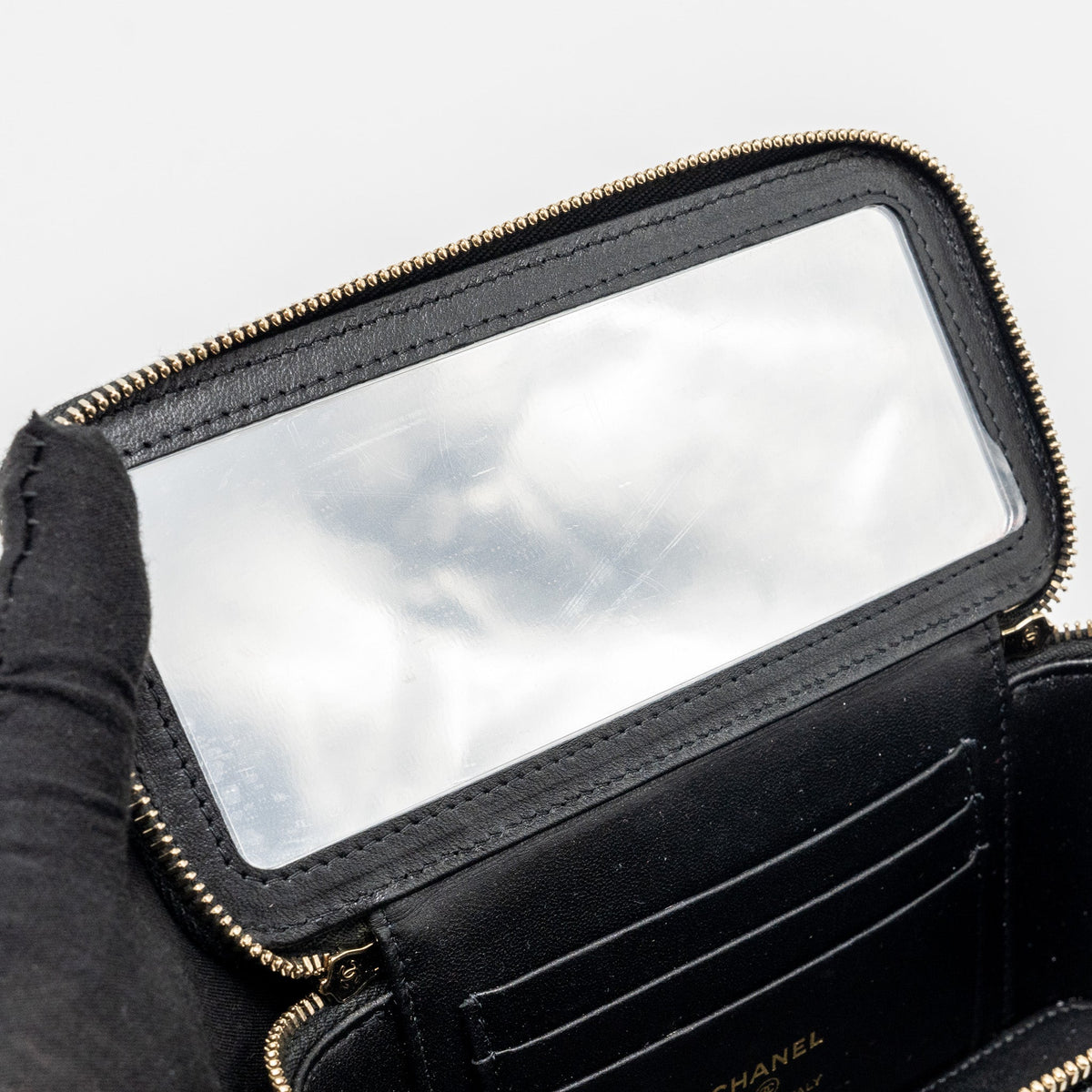chanel-coco-love-long-vanity-with-adjustable-chain-caviar-black-ghwmicrochip