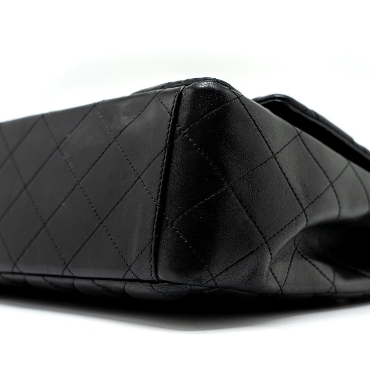 chanel-maxi-classic-single-flap-bag-lambskin-black-ghw