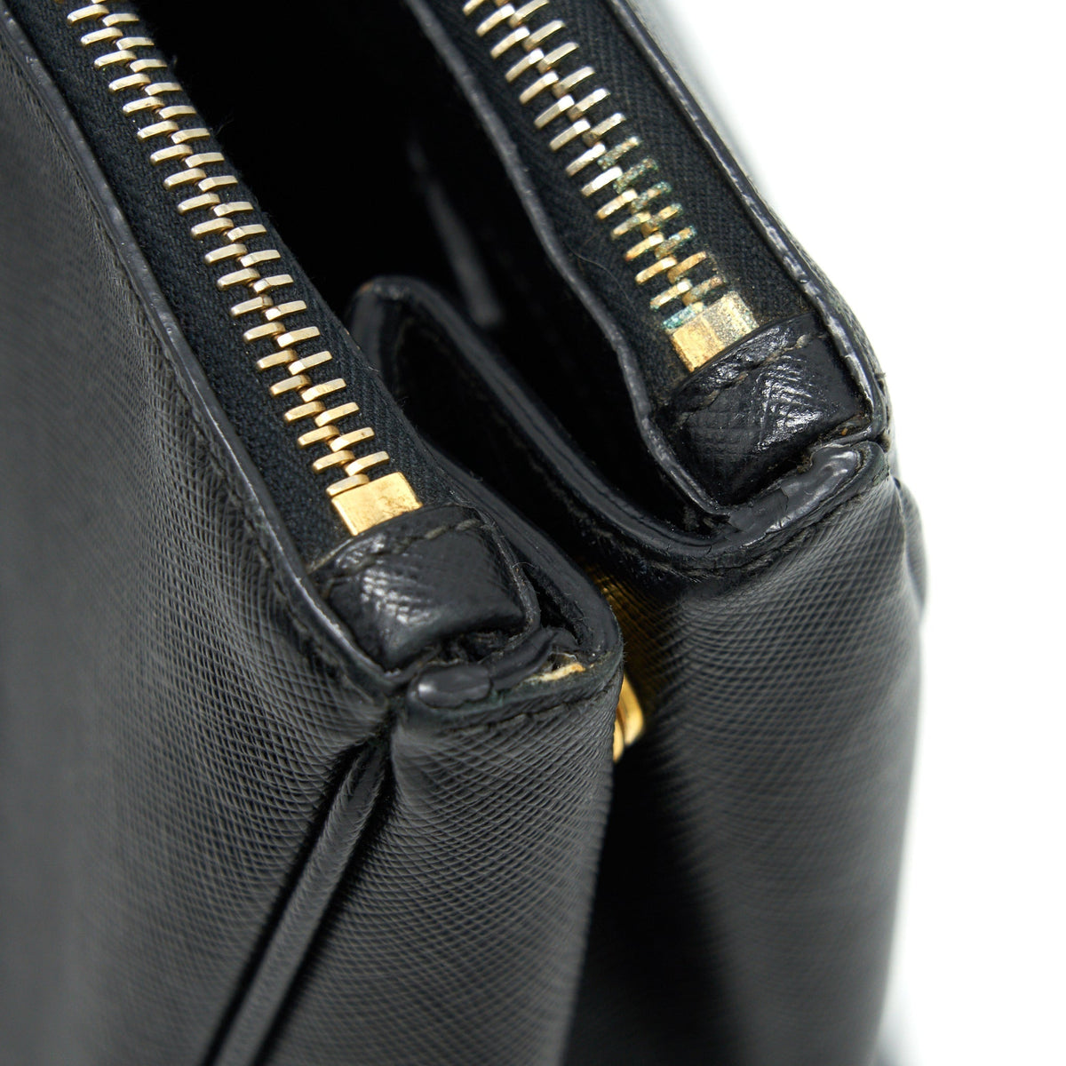 prada-saffiano-tote-large-in-black